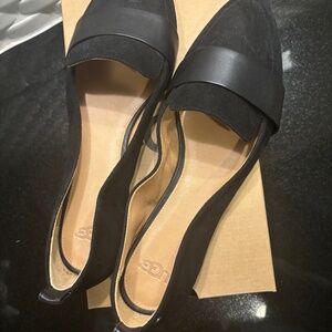 UGG Black Suede and leather flats